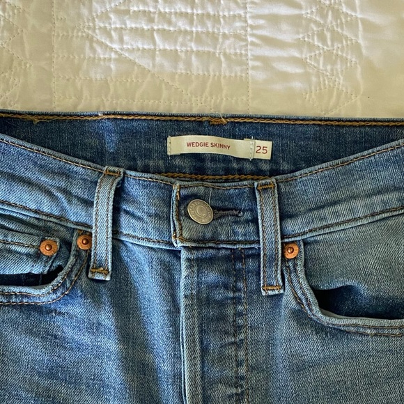 Levi’s Wedgie Jeans - Picture 5 of 5